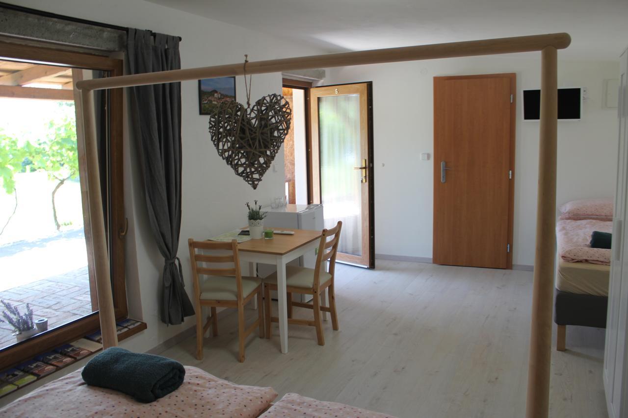 Apartman Lipa Mikulov Exterior foto